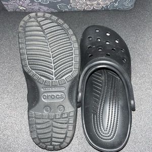 Black crocs